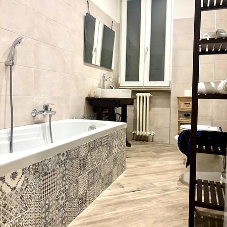 Lu.Lu Suite And Rooms Piacenza Buitenkant foto
